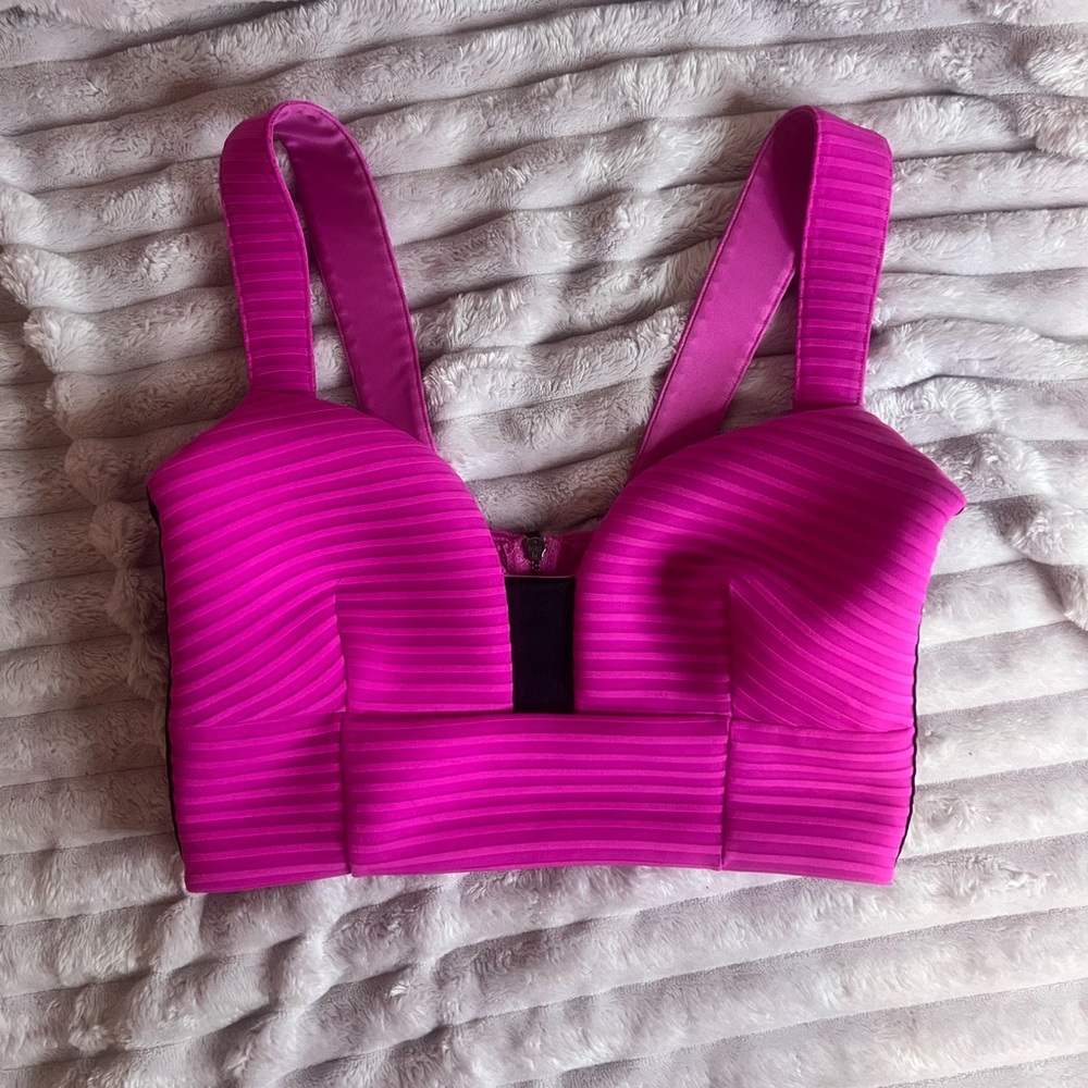 π Express y2k Era Hot Pink Ribbed Crop Top β Size Small - Barbiecore Summer - Picture 2 of 11